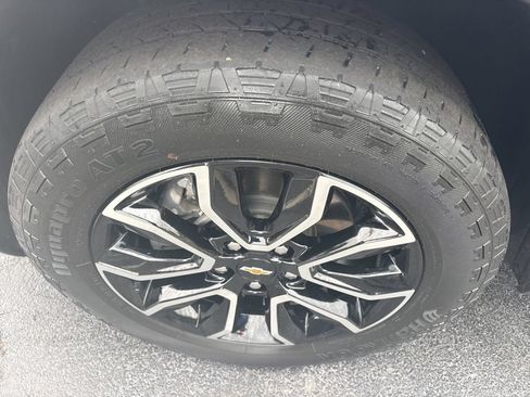 Used 2023 Chevrolet TrailBlazer ACTIV w/ Technology Package AWD/4WD image 12