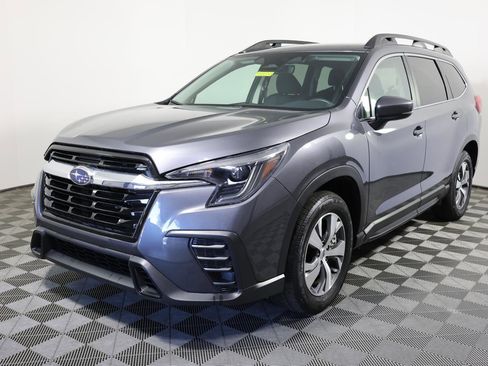 Used 2025 Subaru Ascent Premium AWD/4WD image 1