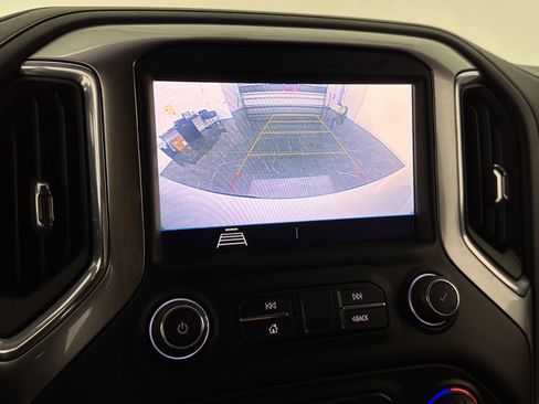 Used 2020 Chevrolet Silverado 1500 LT w/ Convenience Package image 17