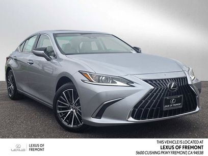 New 2025 Lexus ES 300h w/ Premium Package