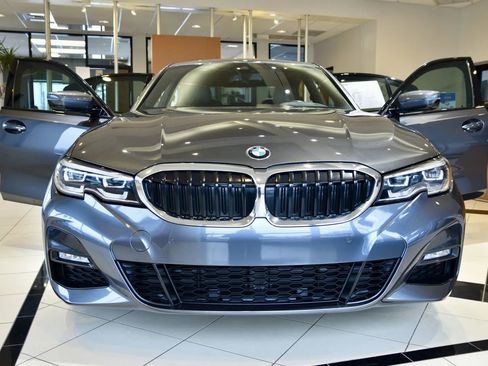 Used 2020 BMW 330i xDrive 330i xDrive w/ M Sport Package image 2
