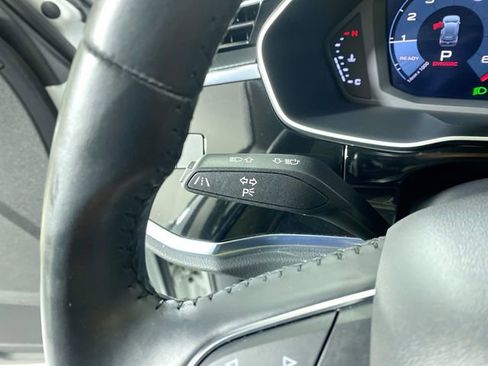 Used 2020 Audi Q3 2.0T Premium w/ Convenience Package image 16