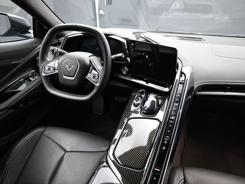 Used 2024 Chevrolet Corvette Stingray Coupe w/ Z51 Performance Package image 9