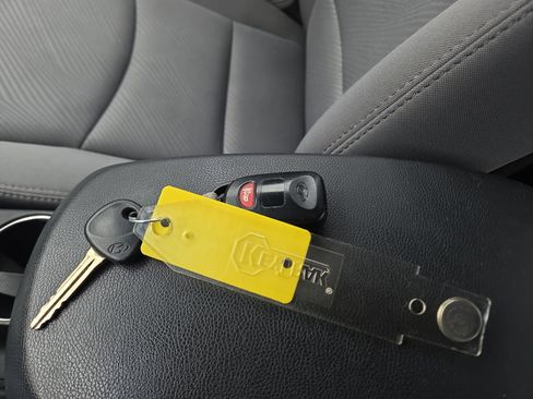 Used 2013 Hyundai Elantra GLS w/ Preferred Pkg image 27