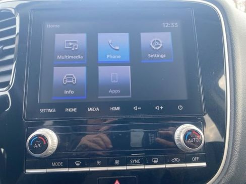 Used 2020 Mitsubishi Outlander SEL image 36