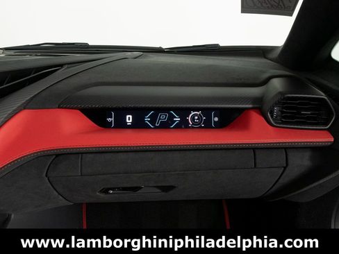 Used 2024 Lamborghini Revuelto image 35