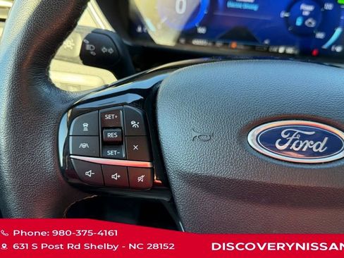Used 2022 Ford Escape Titanium w/ Titanium Premium Package image 26
