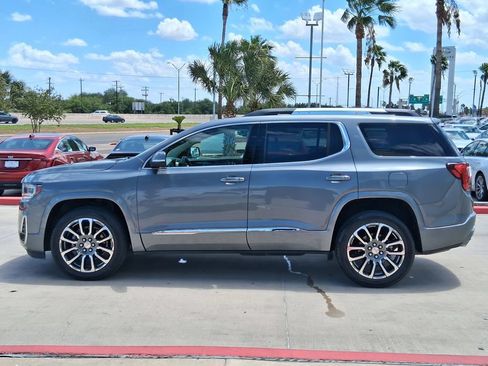 Used 2021 GMC Acadia Denali w/ Denali Technology Package FWD image 3
