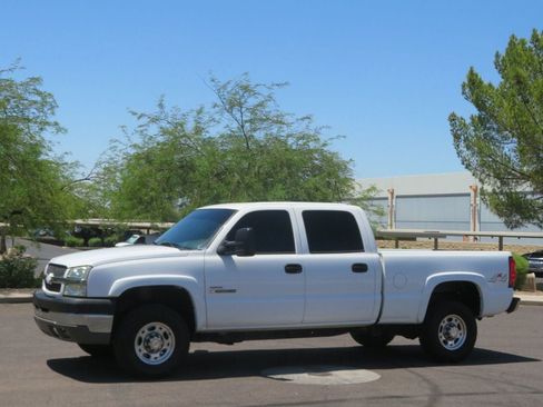 Used 2004 Chevrolet Silverado 2500 LS w/ Skid Plate Package AWD/4WD image 1