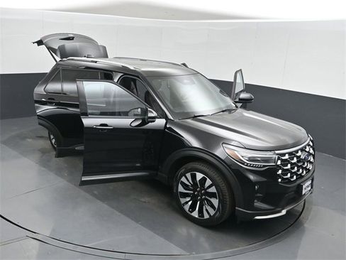 Used 2025 Ford Explorer Platinum w/ LUX Leather Package image 55