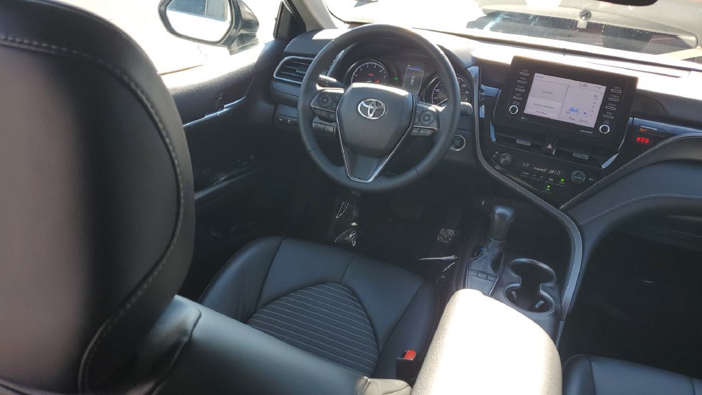 Used 2024 Toyota Camry SE w/ Convenience Package FWD image 11