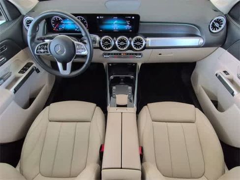Used 2022 Mercedes-Benz GLB 250 image 15