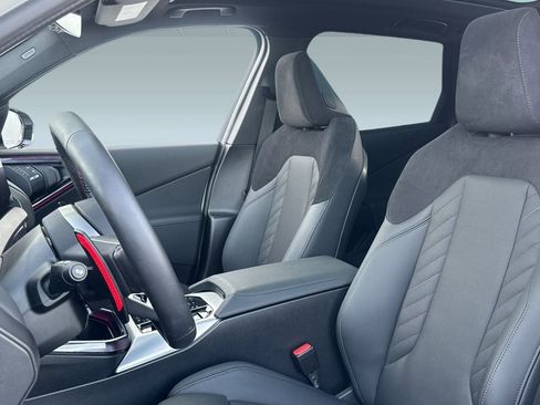 Used 2025 BMW X3 M50 w/ Premium Package image 21