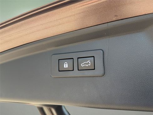 Used 2022 Subaru Outback Touring XT AWD/4WD image 36