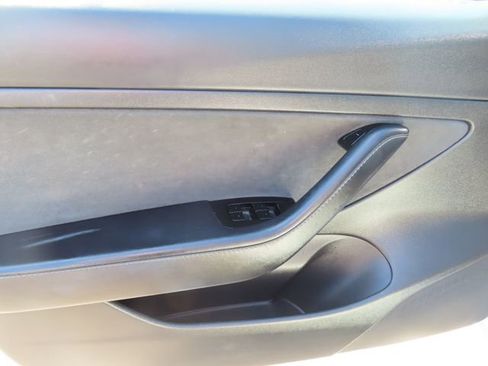 Used 2020 Tesla Model 3 Standard Range Plus RWD image 11