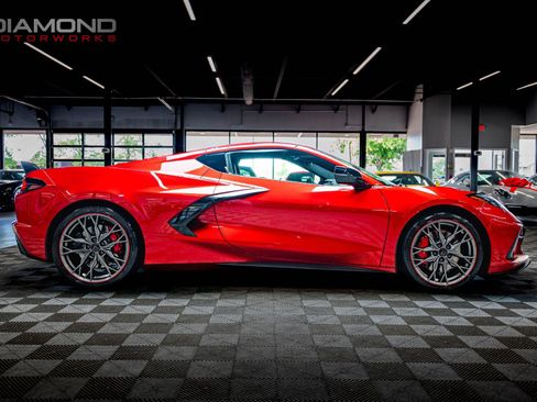 Used 2024 Chevrolet Corvette Stingray Premium Cpe w/ Z51 Performance Package RWD image 25
