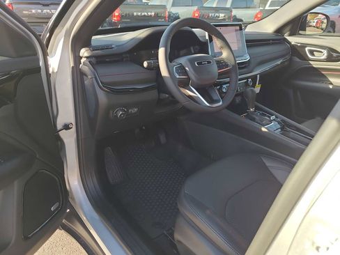 New 2026 Jeep Compass Trailhawk w/ Sun, Sound & Navigation Group image 10