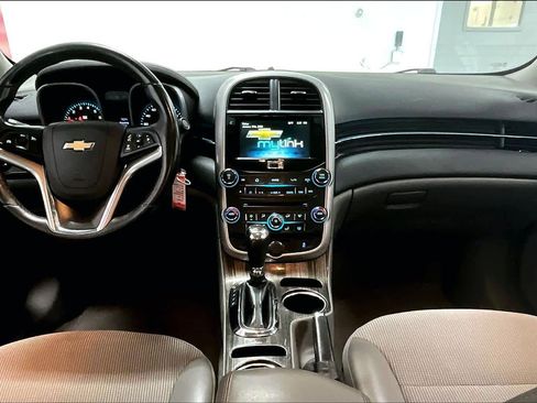 Used 2015 Chevrolet Malibu LT image 9