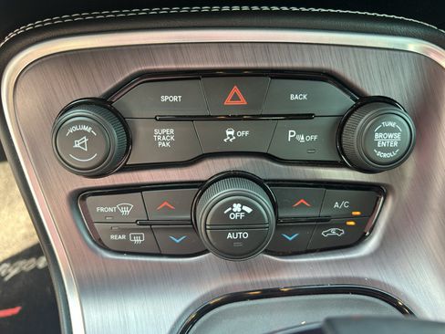 Used 2016 Dodge Challenger R/T Scat Pack RWD image 11