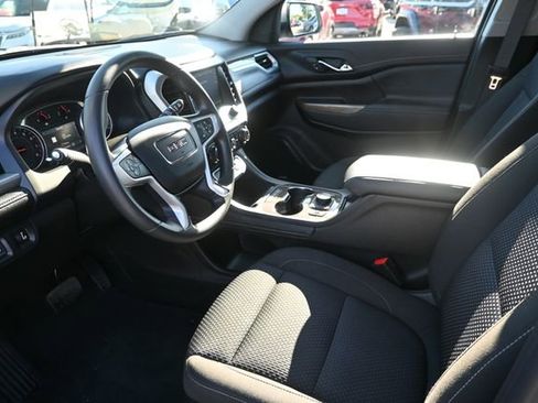 Used 2023 GMC Acadia SLE w/ Driver Convenience Package image 9