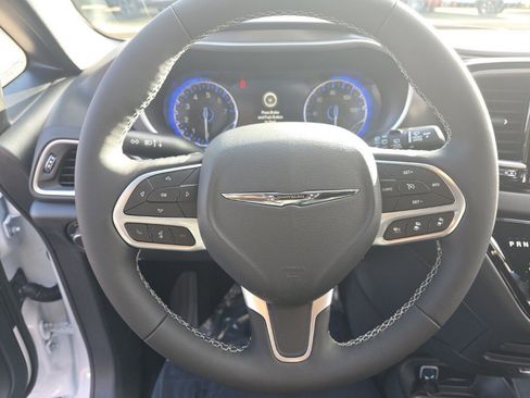 New 2026 Chrysler Voyager LX image 17