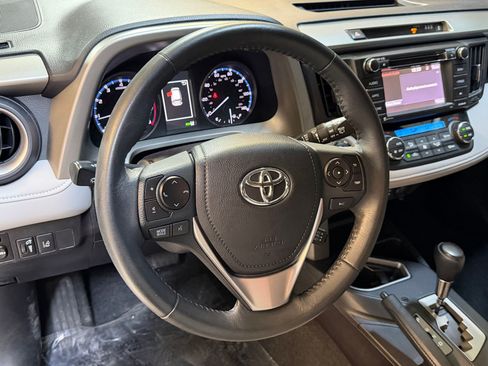 Used 2017 Toyota RAV4 XLE FWD image 4