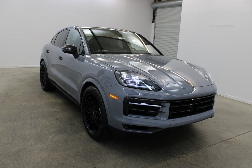 Used 2025 Porsche Cayenne S AWD/4WD image 9