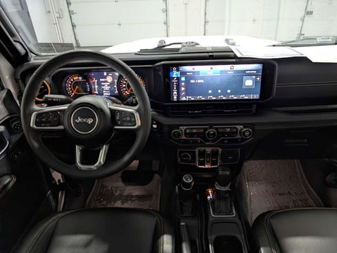Used 2024 Jeep Wrangler Sahara w/ Technology Group AWD/4WD image 17