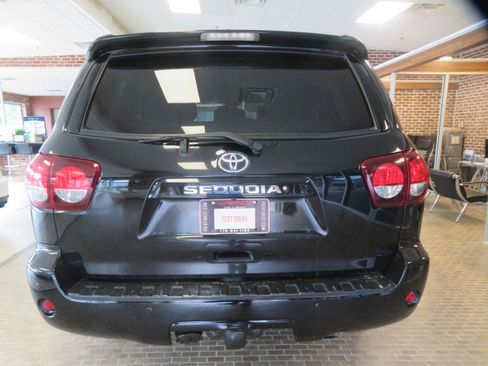 Used 2019 Toyota Sequoia SR5 AWD/4WD image 67