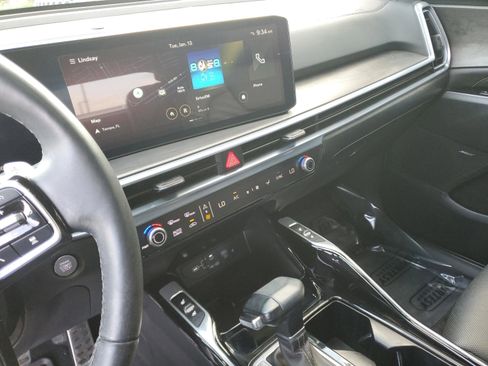 Certified 2024 Kia Sorento SX Prestige image 29