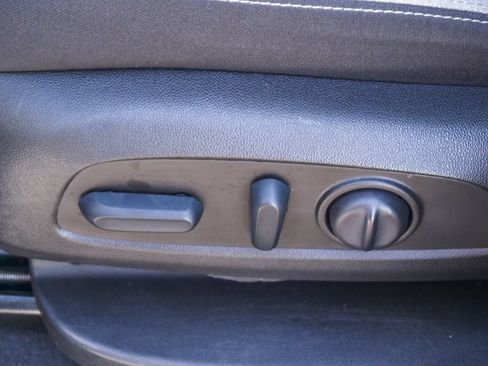 Used 2022 Chevrolet Equinox LT w/ LPO, Floor Liner Package FWD image 20