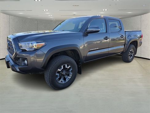 Used 2019 Toyota Tacoma Limited image 7
