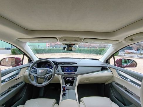 Used 2017 Cadillac XT5 Premium Luxury w/ Advanced Security Package image 31