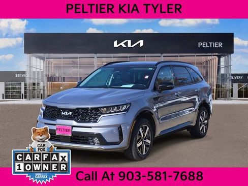 Certified 2023 Kia Sorento EX w/ Panoramic Sunroof Package image 3