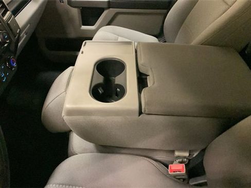 Used 2019 Ford F150 XLT w/ Trailer Tow Package image 40