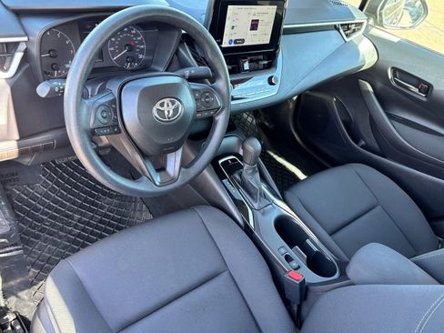 Used 2025 Toyota Corolla LE FWD image 16
