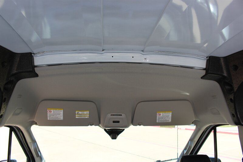 Used 2026 Ford Transit 250 148 Medium Roof RWD image 18