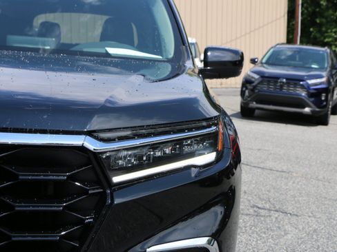 Used 2025 Honda Pilot Elite image 13