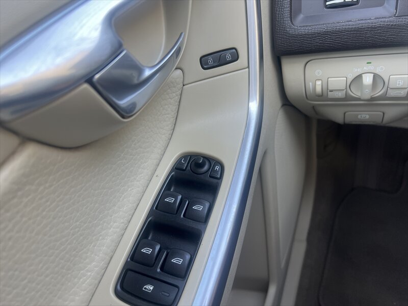 Used 2013 Volvo XC60 3.2 FWD image 19