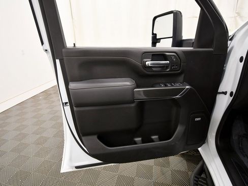 Used 2022 GMC Sierra 2500 AT4 w/ AT4 Preferred Package image 13