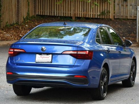 Used 2022 Volkswagen Jetta SE w/ Panoramic Sunroof Package image 13