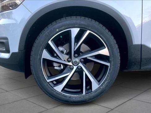 Used 2021 Volvo XC40 T5 R-Design w/ Advanced Package image 10