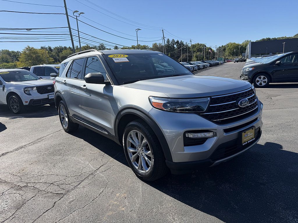 Certified 2023 Ford Explorer XLT w/ Equipment Group 202A AWD/4WD image 8