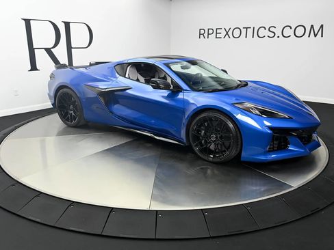 Used 2023 Chevrolet Corvette Z06 w/ Battery Protection Package RWD image 3