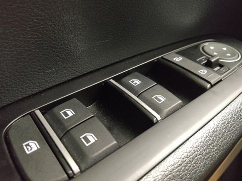 Used 2025 Kia Soul LX FWD image 27