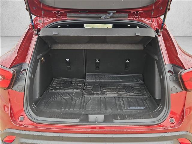Used 2024 Chevrolet Trax RS w/ Sunroof Package FWD image 6