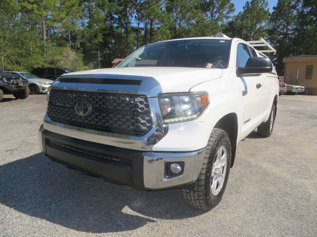 Used 2018 Toyota Tundra SR5 AWD/4WD image 2