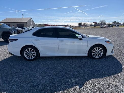 Used 2022 Toyota Camry LE image 3
