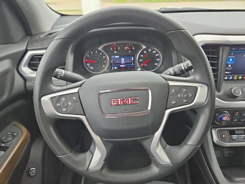 Used 2023 GMC Acadia SLE w/ Driver Convenience Package FWD image 13