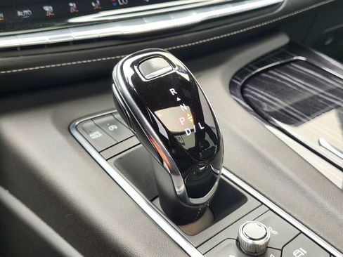 Used 2022 Cadillac Escalade Sport w/ Touring Package AWD/4WD image 28